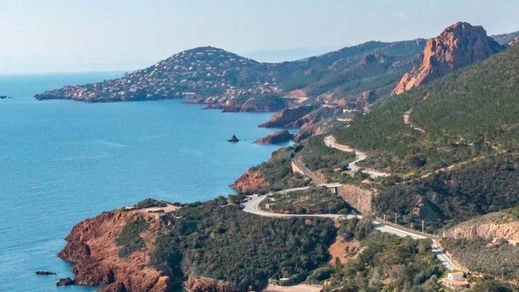 Vue aérienne de Saint-Raphaël et du rucher